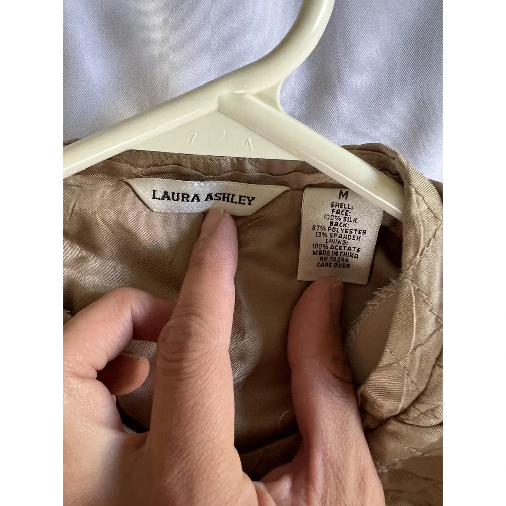 Laura Ashley Jacket Womens Medium Tan Quilted Silk Blend Textured‎ Dressy Blazer